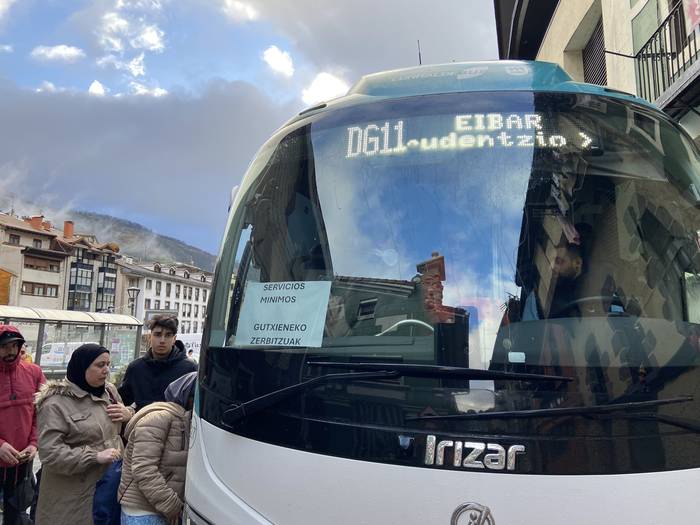 Zerbitzu minimoak autobusetan