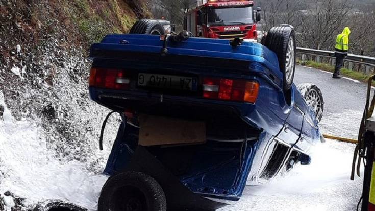 Auto bat irauli da Idotorberako bidean