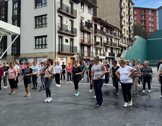 Jubilatuek dantzan ekin diote Nagusien Asteari