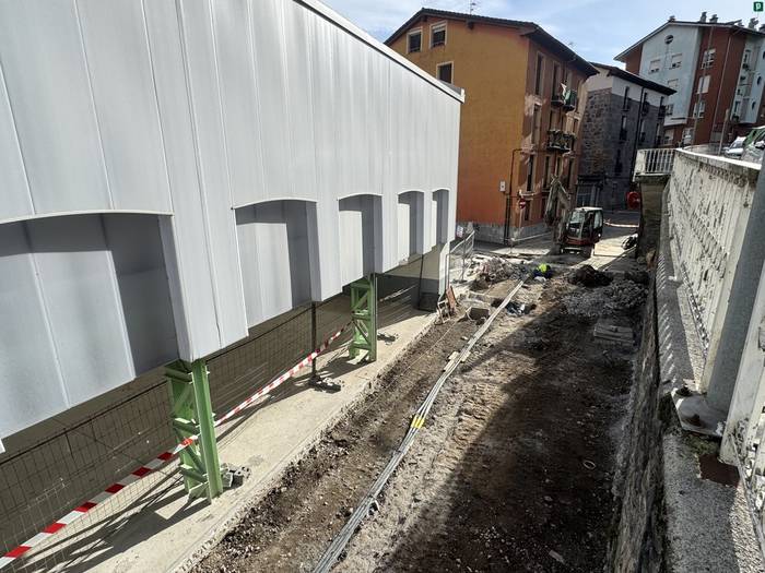 Datozen egunotan hasiko dira Baltegietako bigarren zatiko galtzada-harriak kentzen