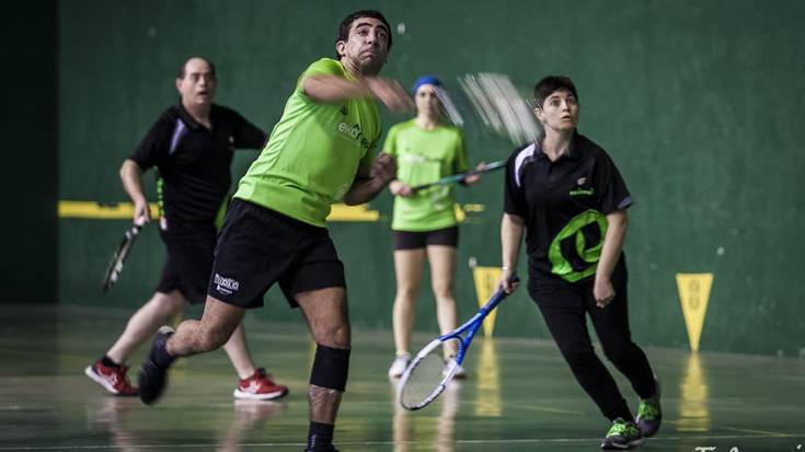 Mugak gainditu ditu frontenis txapelketak