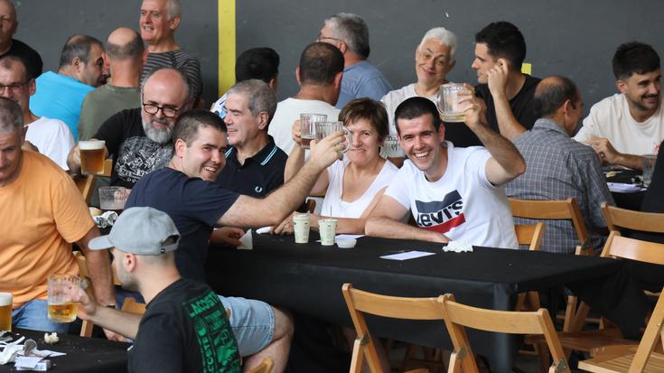 Gaur, Mendaroko garagardo azokaren azken egunean, eguerdian bakarrik emango dute jaten