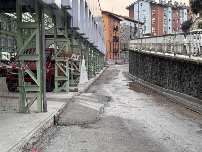 Eguenetik, Gabolatseko zubia itxita, Baltegietako obrengatik