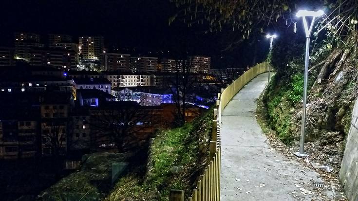 Argiteria ipini dute Urazandi eta Aizkorri lotzen dituen oinezkoentzako bidean