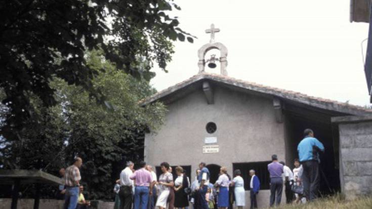 Ahalduntze eskola: "Emakumeen mendi irteera: 4 ermita"