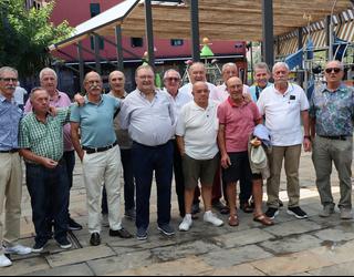 Eskolan hasitako adiskidetasuna