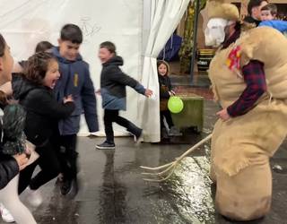 Plazan dantzan, dantzan plazan