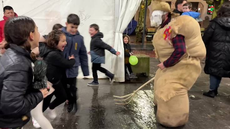 Plazan dantzan, dantzan plazan