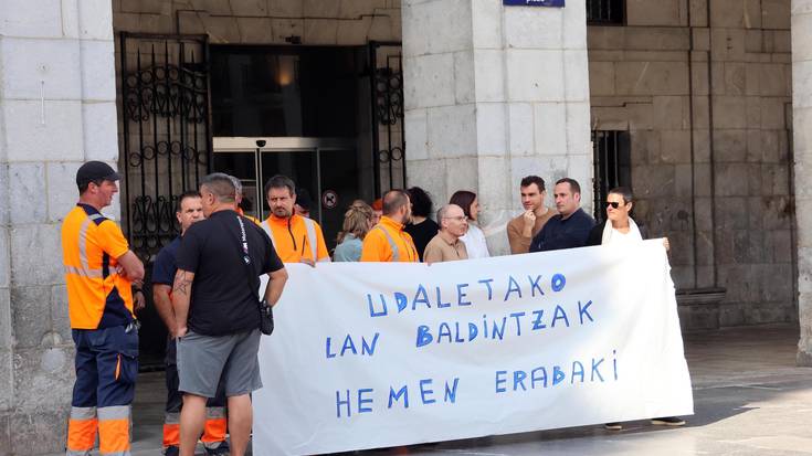 Udaletako langileak grebara deituta daude biharko