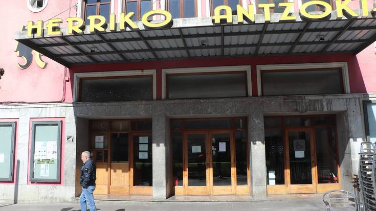 Zine eta antzerki ikuskizunak prezio erdira, gazte-txartelarekin