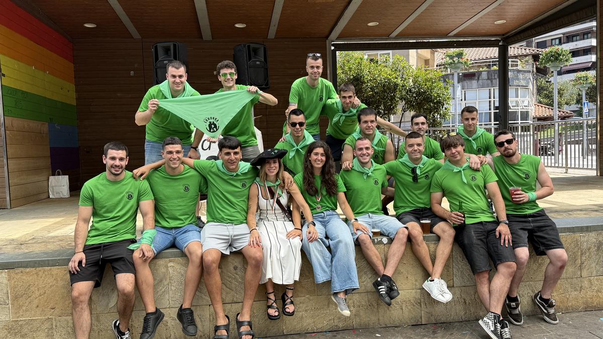 Talde mistoetan lehiatuko dute LaRoita erronka