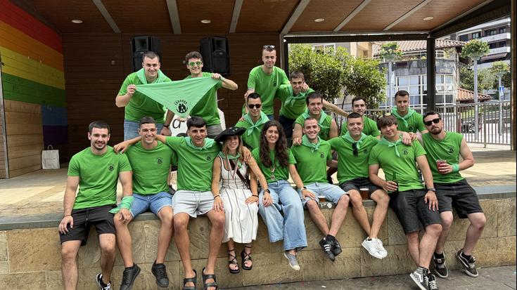 Talde mistoetan lehiatuko dute LaRoita erronka