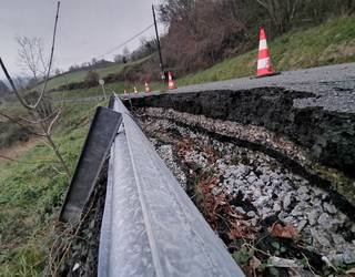 Azkarateko errepidea konpontzeko lanak lau hilabetez atzeratu dituzte