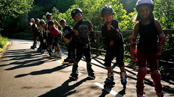 Patinatzen ikasteko ikastaroak antolatu dituzte Elgoibarren eta Mendaron