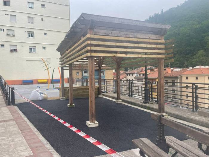 Ur-txorroten parkean egokitzapenak egiten ari dira asteon, zapatuan zabaltzeko prest izan dadin