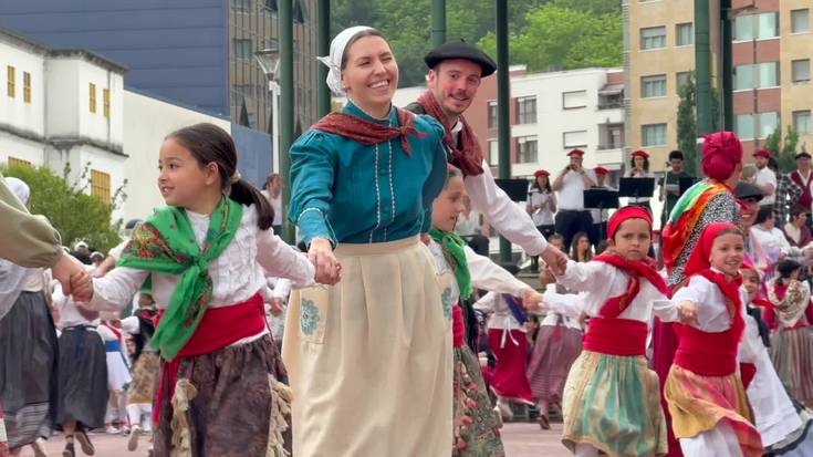 Txindurriren 50. urteurreneko dantza-erakustaldia bideoan
