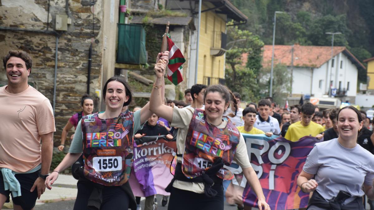 DEBA. 24. Korrikari ongietorria.