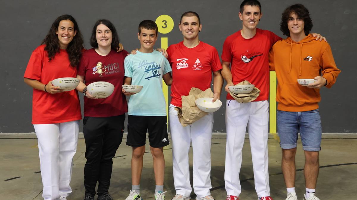 Ikusmin handia sortu dute Mendaron Gazte Asanbladak antolatutako frontenis txapelketako finalek