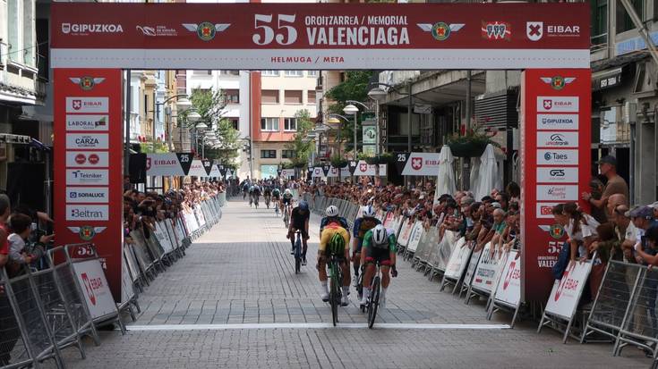 Vicent Zaragozak esprint estuan irabazi du Eibarko Valenciaga oroitzarrea