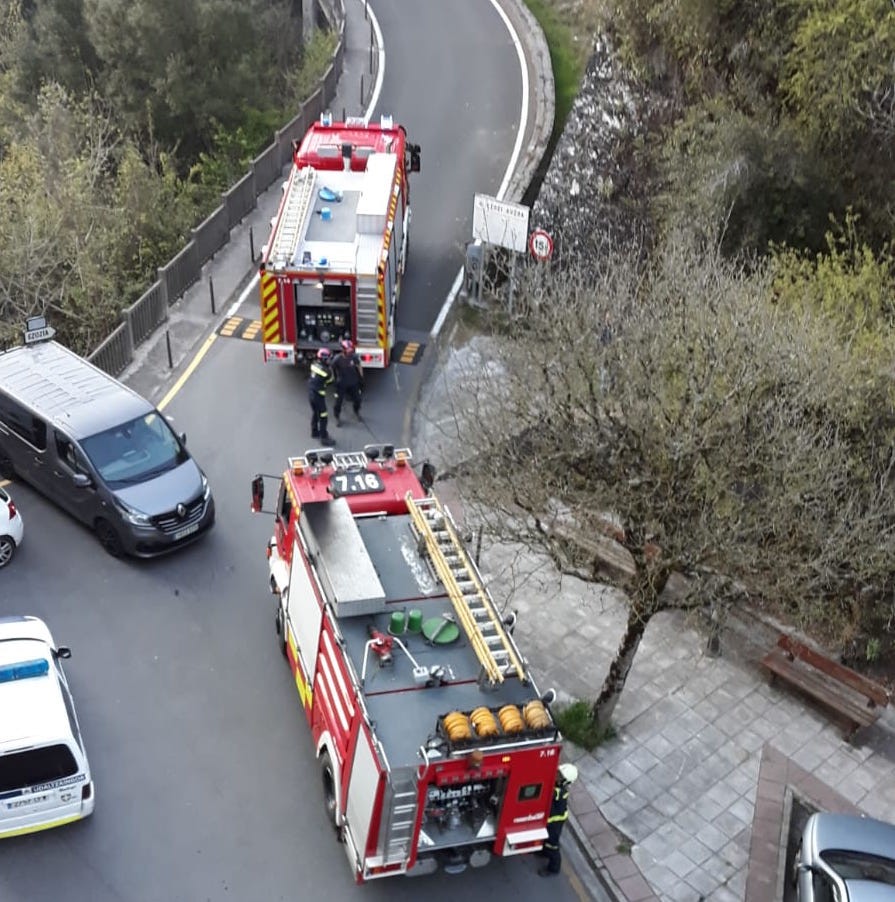 Sute txikia piztu zuten deskuiduan