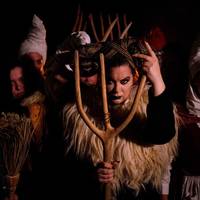 Sorginak: Iruditeria, historia eta boterea