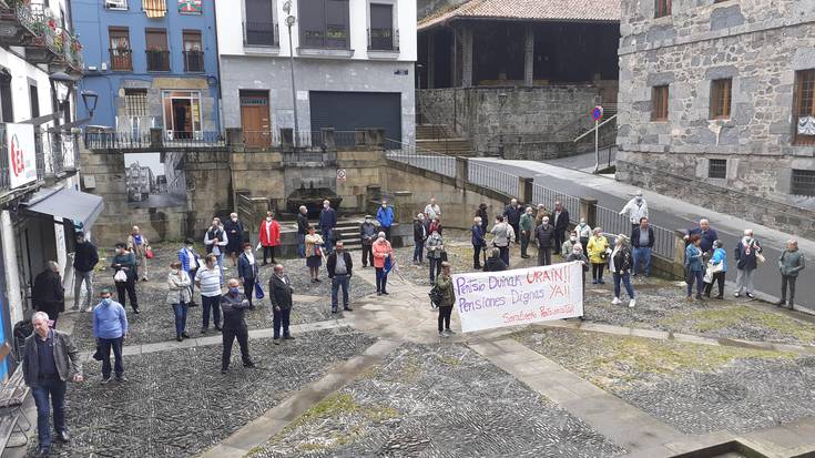 Berriro ere plazan