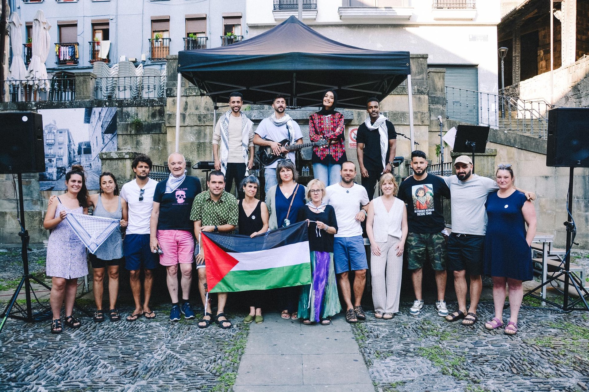 Kazuela jotzea deitu dute barikurako instituzioei eskatzeko harremanak eten ditzaten Israelekin