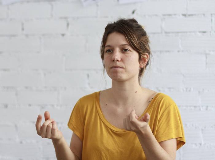 Haurren emozioak langai Apellanizen hitzaldian, bihar