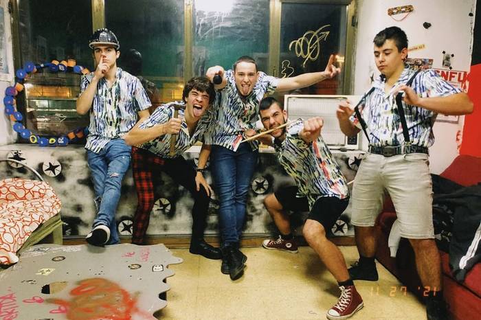 Amildegi eta Hell Beer Boys taldeen kontzertua, Gaztetxean