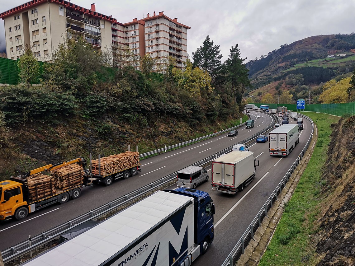 46 kilometroko bide-zorua birgaituko du Aldundiak, 16,6 Debabarrenean
