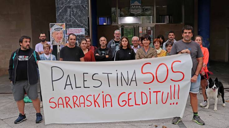 Palestinaren kontrako genozidioa salatzeko elkarretaratzera deitu dute Mendaron domekarako