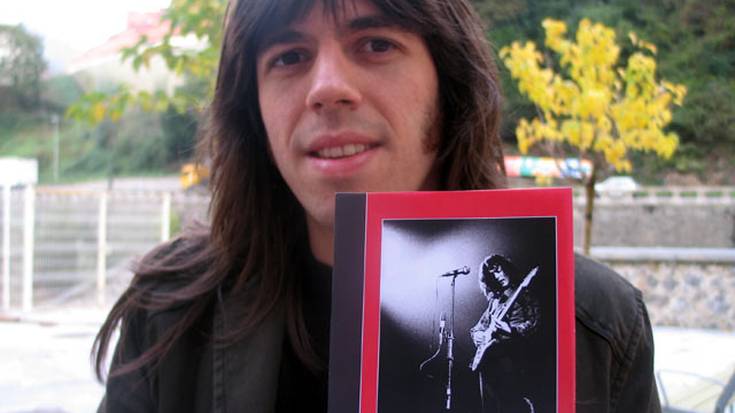 Rory Gallagher gitarrajoleari buruzko biografia idatzi du Ion Gurrutxagak