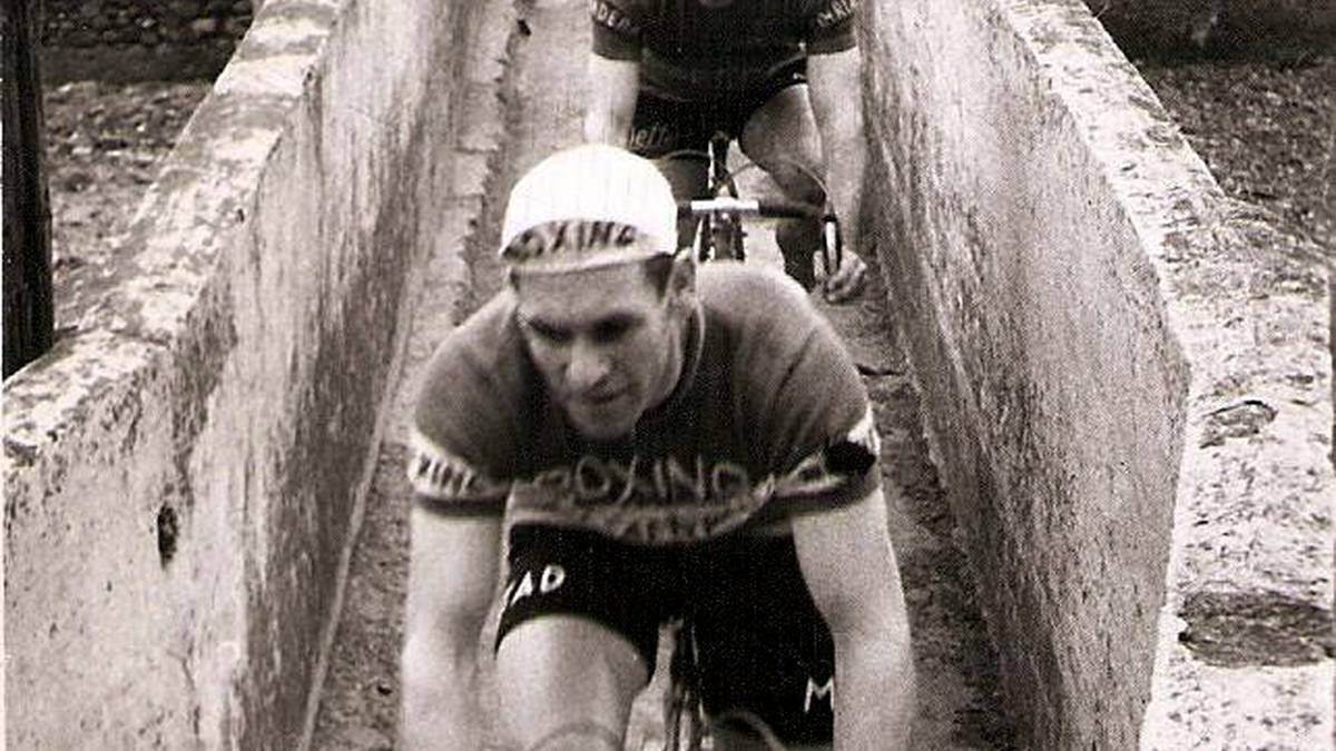 Ziklo-krosa bueltan da Elgoibarren, 65 urte eta gero