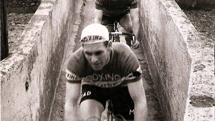 Ziklo-krosa bueltan da Elgoibarren, 65 urte eta gero