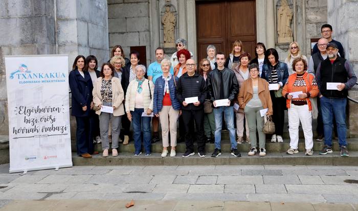 Udazkeneko ginkanan saritutako lagunek jaso dituzte erosketa bonuak