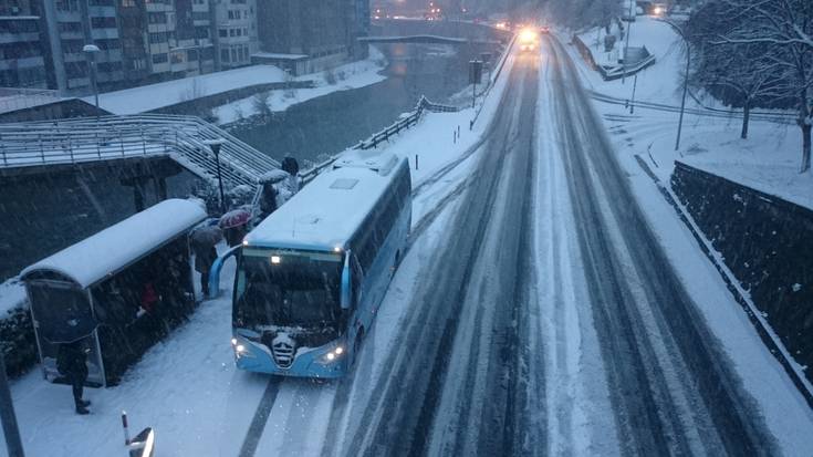 Elurrak bazter guztiak zuritu ditu