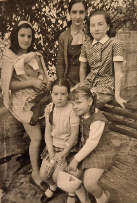 Santiago auzuneko patioan