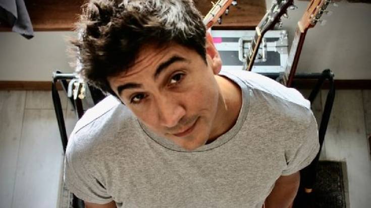 Jurgi Ekizak Deban eskainiko duen kontzerturako bi sarrera bikoitz zozkatuko ditu BARRENAk irakurleen artean