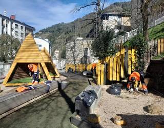 Lanbideren bidez kontratatutako hamabi peoi balioanitzak gaur hasi dira lanean