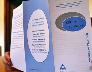 Al-Anon eta Alateen alkoholikoen senide eta lagunen elkarteek batzar informatiboa antolatu dute Mendaron ekainaren 12rako