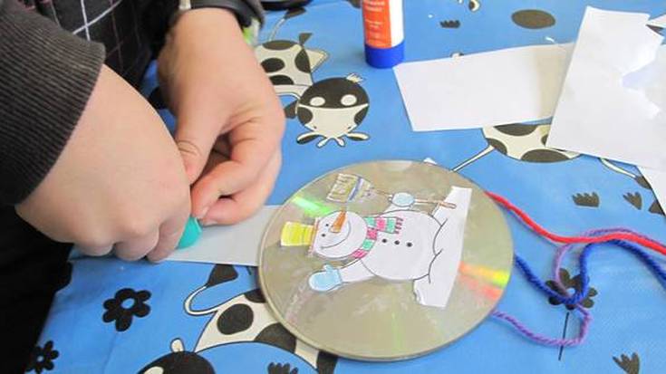 Gabonetako apaingarri ekologikoak egiteko tailerra