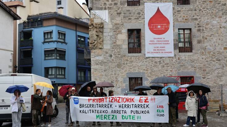 Aldundiko langile publikoen manifestazioa kalitatezko arreta publikoa aldarrikatzeko
