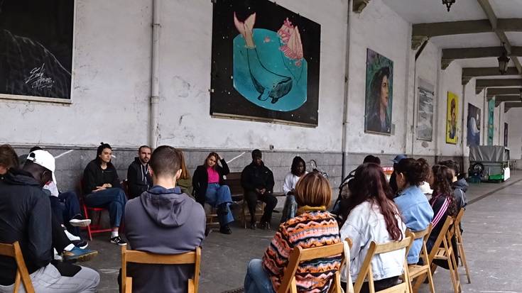 Doako eta kalitatezko etxebizitza unibertsalaren aldeko eguna iruditan