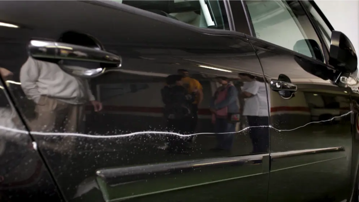 Autoetan marradurak egin dituen ustezko egilea identifikatu du Udaltzaingoak