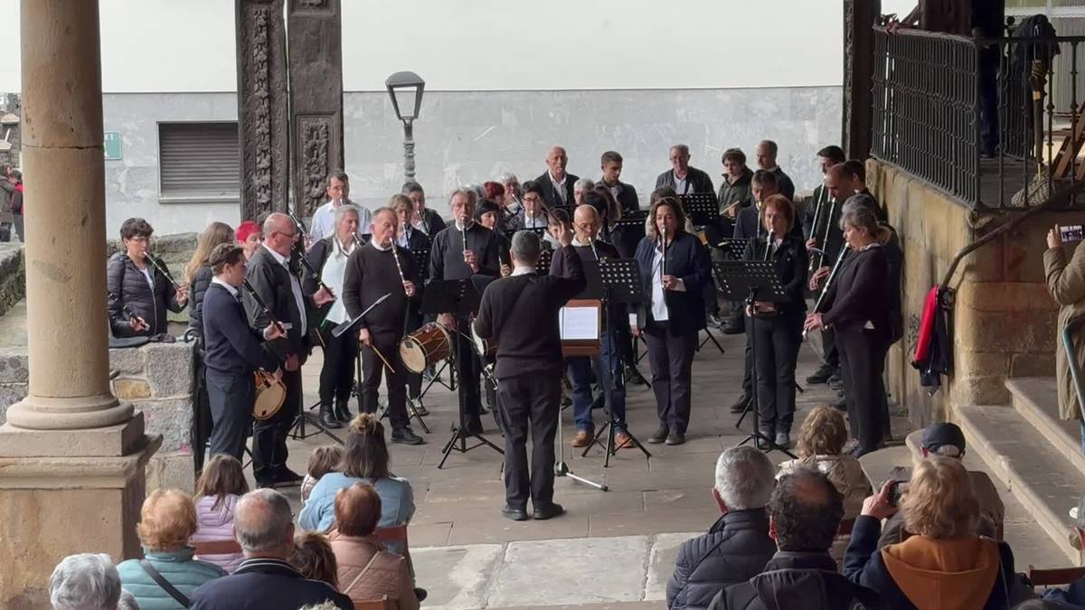 Deba bailarako txistularien topagune bihurtu zen Soraluze