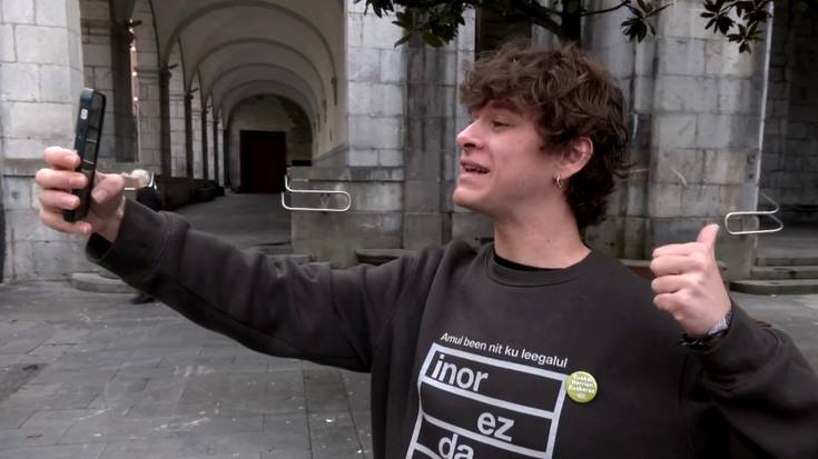 Euskaraz aritzen diren Alex Etxegibel eta Luma Otaño eduki sortzaileak elkarrizketatu ditu eitbk