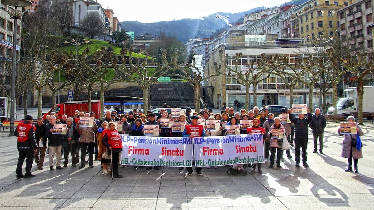 Pentsiodunen mugimenduak manifestazioa eta herri bazkaria antolatu ditu zapaturako, mobilizazioen 7. urteurrenean