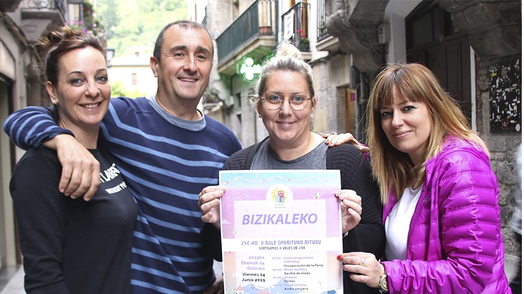 Pasarela luzeagoa eta 20 modelo baino gehiago, barikuko desfilerako