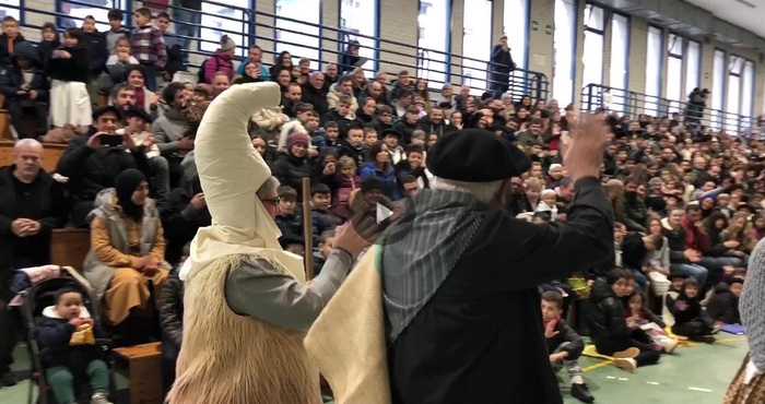 Soraluzerako bidean dira Olentzero eta Mari Domingi