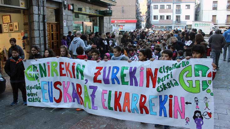 Euskararen Eguna dantzan eta kantuan ospatuko dute Herri Eskolakoek Elgoibarko kaleetan